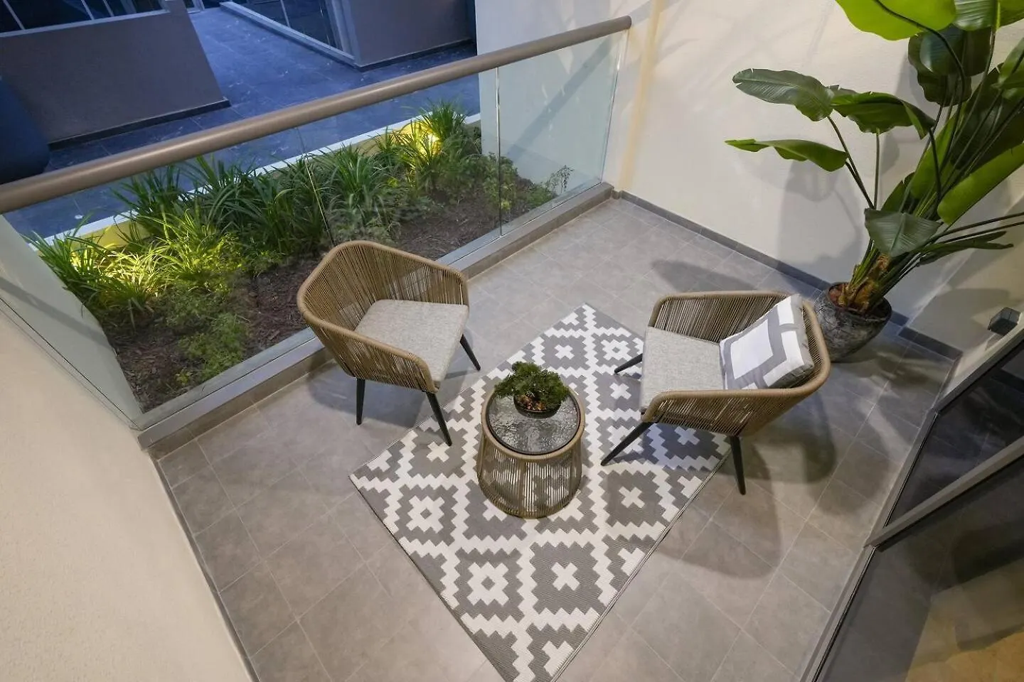 Apartment Voguish Studio! Walk To Burj Khalifasleeps 3! Dubai United Arab Emirates