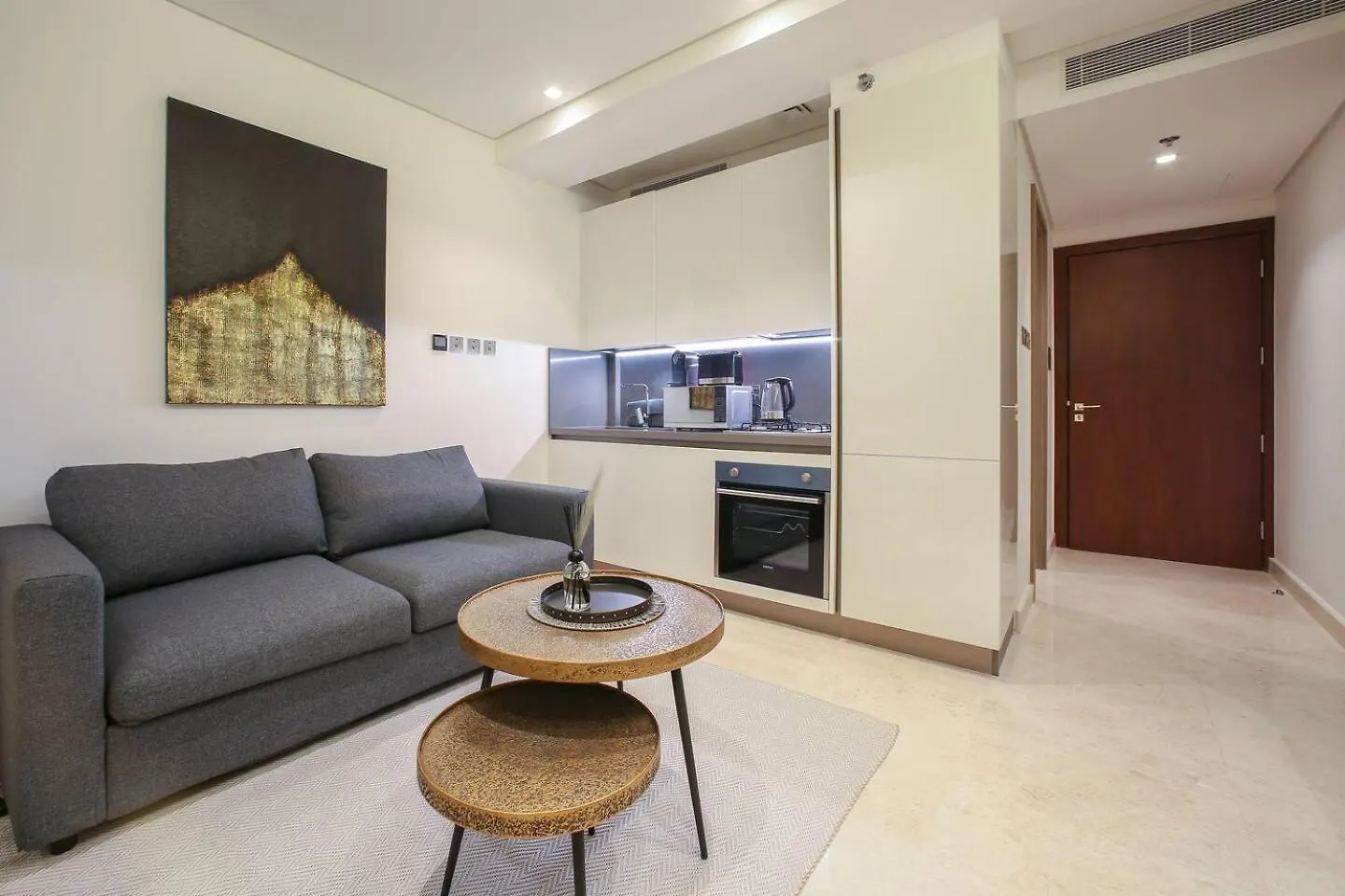 Voguish Studio! Walk To Burj Khalifasleeps 3! Dubai United Arab Emirates